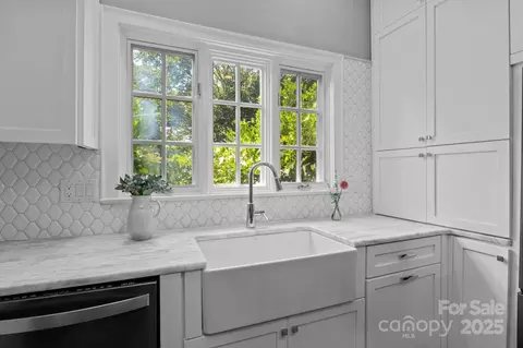 Kitchen - 560 Concord Rd, Davidson, NC 28036 photo 6 of 8
