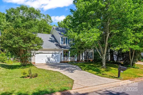 7029 Scuppernong Ct, Charlotte, NC 28215