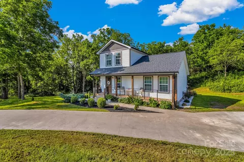 1024 Bear Creek Rd, Leicester, NC 28748