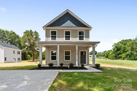 587 Hartness Rd, Statesville, NC 28677