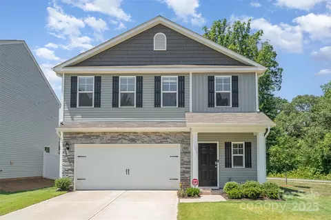 2014 Karen Woods Ln, Charlotte, NC 28216