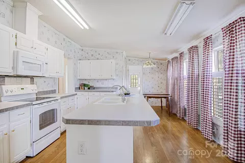 Kitchen - 425 Knotty Pine Cir, Salisbury, NC 28146 photo 1 of 6