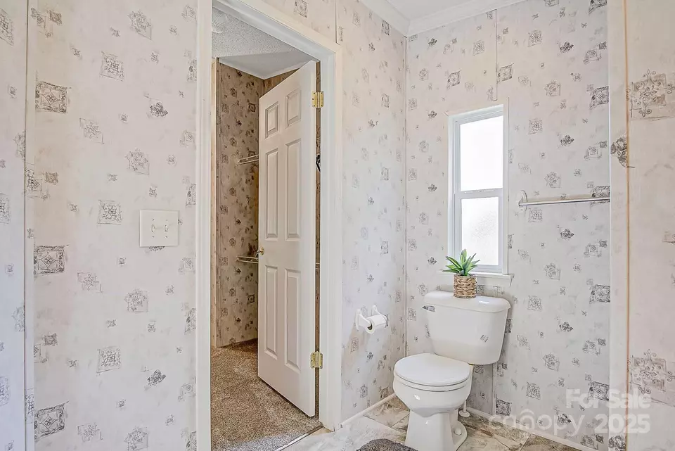 Bath - 425 Knotty Pine Cir, Salisbury, NC 28146 photo 2 of 7