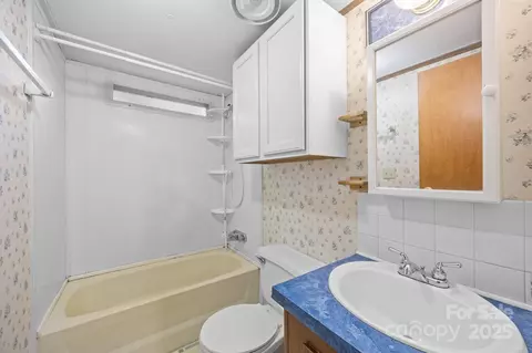 Bath - 18 Progress Ln, Candler, NC 28715 photo 3 of 3