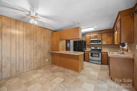 Other - 18 Progress Ln, Candler, NC 28715 photo 3 of 16