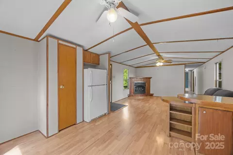 Living - 18 Progress Ln, Candler, NC 28715 photo 5 of 6