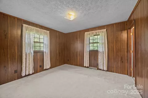 Bedroom - 18 Progress Ln, Candler, NC 28715 photo 5 of 10