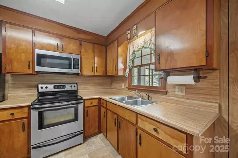 Other - 18 Progress Ln, Candler, NC 28715 photo 4 of 16