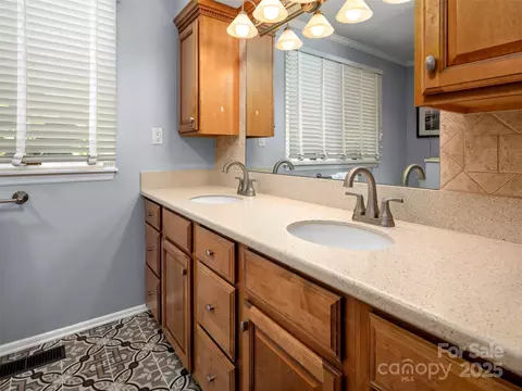 Bath - 64 Wells Ln, Tryon, NC 28782 photo 1 of 3