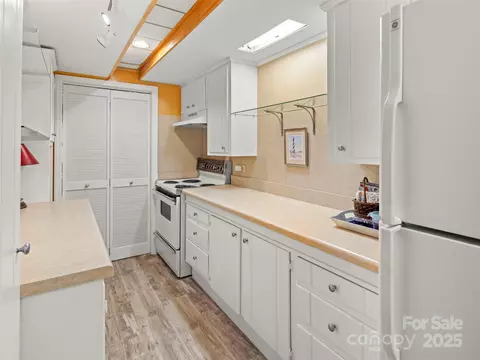 Kitchen - 64 Wells Ln, Tryon, NC 28782 photo 4 of 4