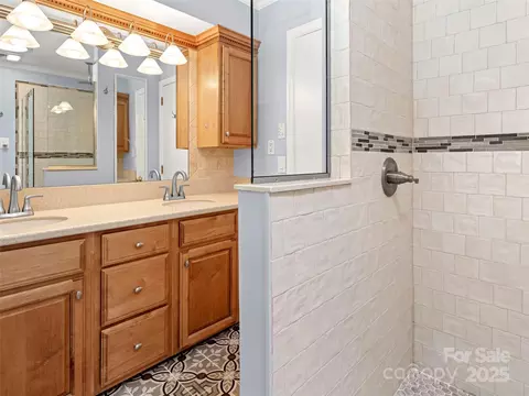 Bath - 64 Wells Ln, Tryon, NC 28782 photo 2 of 3