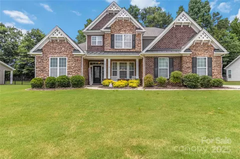 1041 Verbena Ct, Tega Cay, SC 29708