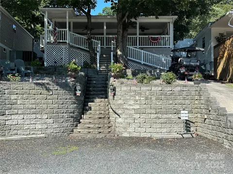120 Clubhouse Drive Ext, New London, NC 28127