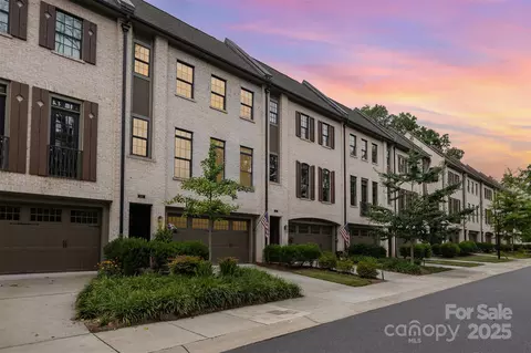 2938 Hillside Springs Dr, Charlotte, NC 28209