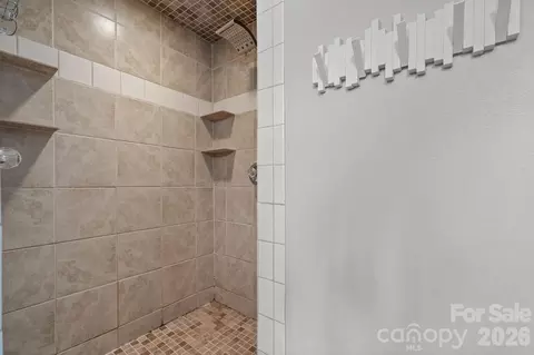 Bath - 309 Sheldon St, Hudson, NC 28638 photo 2 of 3