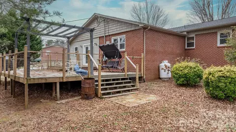 Exterior - 309 Sheldon St, Hudson, NC 28638 photo 4 of 6