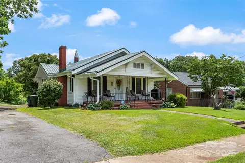 713 3rd Se St SE, Hickory, NC 28602