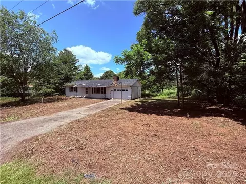 147 Greensboro Hts, Crumpler, NC 28617