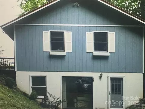 673 Chestnut Ln, Mars Hill, NC 28754