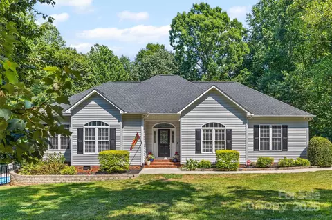 1528 Autumn Brook Ln, York, SC 29745