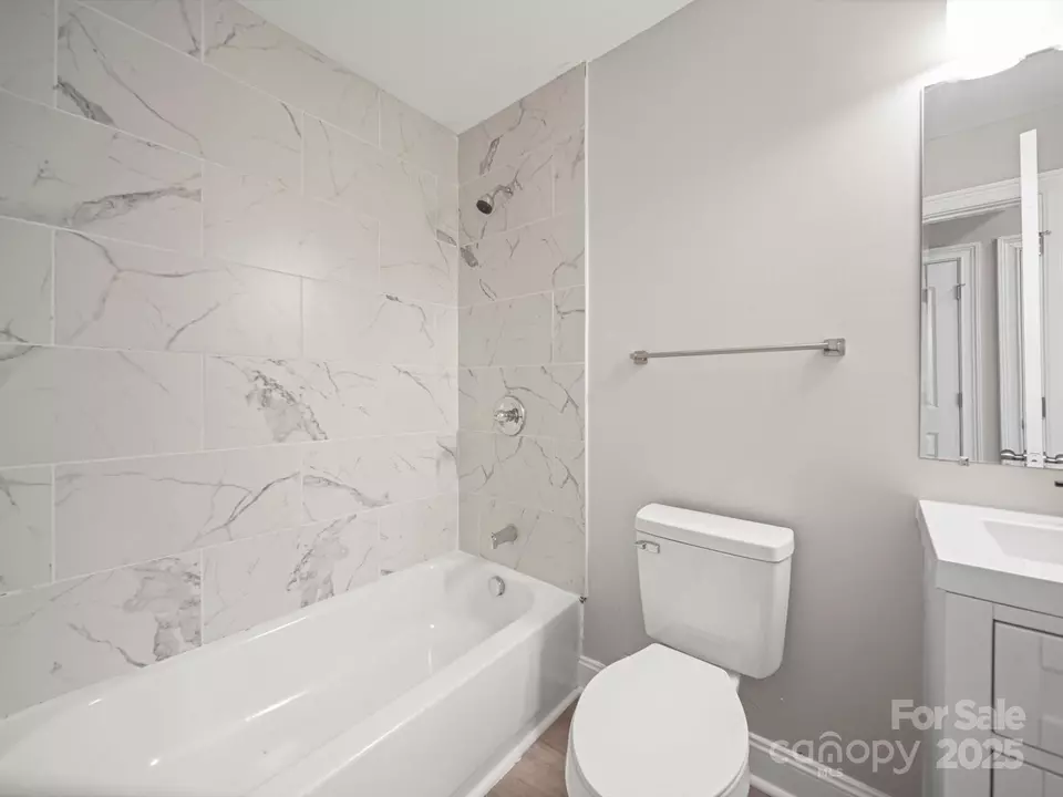 Bath - 926 4th St, Statesville, NC 28677 photo 2 of 2