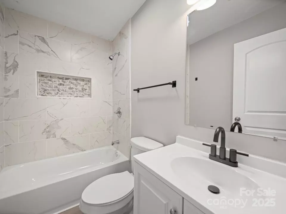 Bath - 926 4th St, Statesville, NC 28677 photo 1 of 2