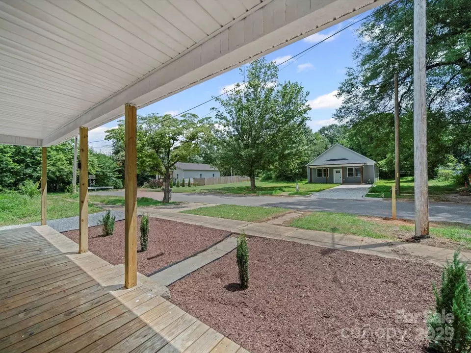 Exterior - 926 4th St, Statesville, NC 28677 photo 3 of 7