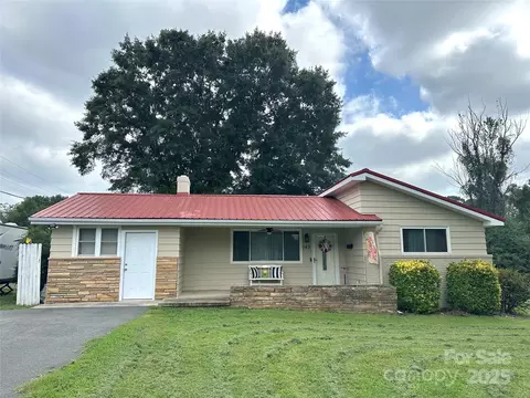 143 W College St, Stanley, NC 28164