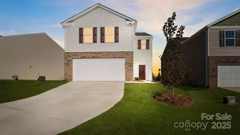 64 Providence Walk Dr, Hendersonville, NC 28792