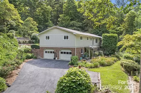 233 Raintree Dr, Hendersonville, NC 28791