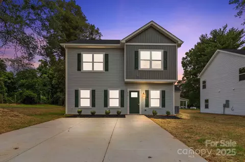 810 Wesley Dr, Statesville, NC 28677