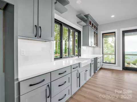 Kitchen - 93 Chesterfield Dr, Mill Spring, NC 28756 photo 4 of 5
