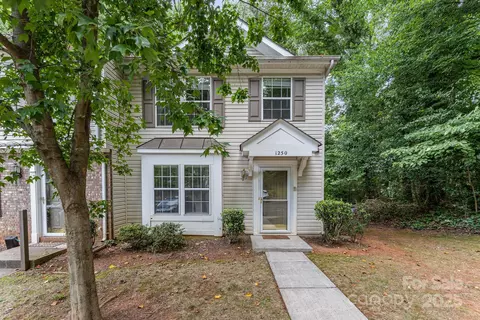 1250 Maple Shade Ln, Charlotte, NC 28270