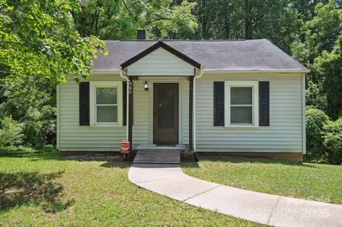 672 Old Salisbury Rd, Statesville, NC 28677