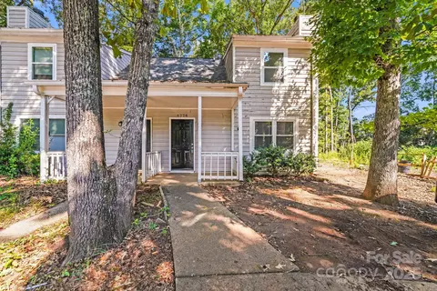 6226 Spanish Oak Rd, Charlotte, NC 28227