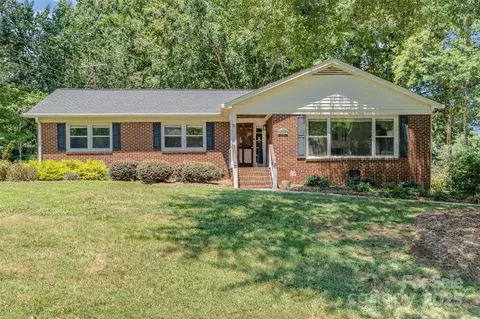 4712 Lamont Dr, Charlotte, NC 28210