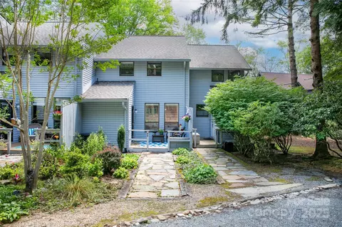 49 Lakeside Villas Dr, Brevard, NC 28712