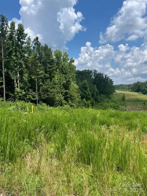 524 N Ingleside Farm Rd, Iron Station, NC 28080