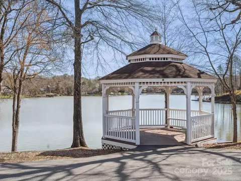 9111 Windjammer Dr, Tega Cay, SC 29708 photo 34