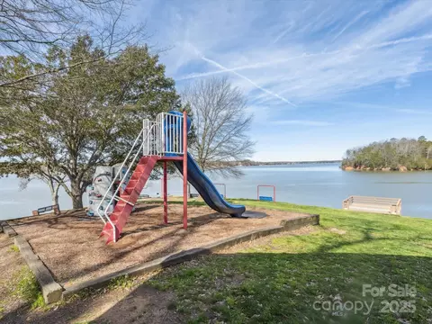 9111 Windjammer Dr, Tega Cay, SC 29708 photo 31