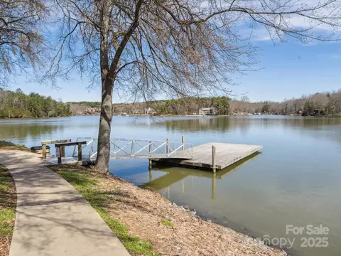 9111 Windjammer Dr, Tega Cay, SC 29708 photo 35