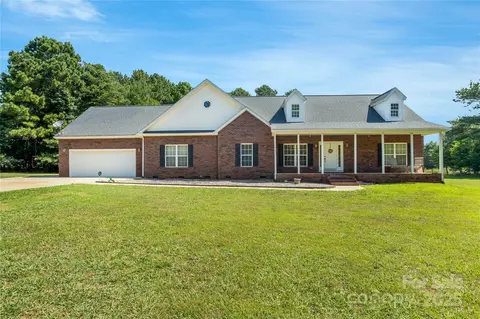 1225 Timber Run Dr, Dallas, NC 28034