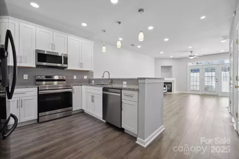 4211 Center Place Dr, Harrisburg, NC 28075
