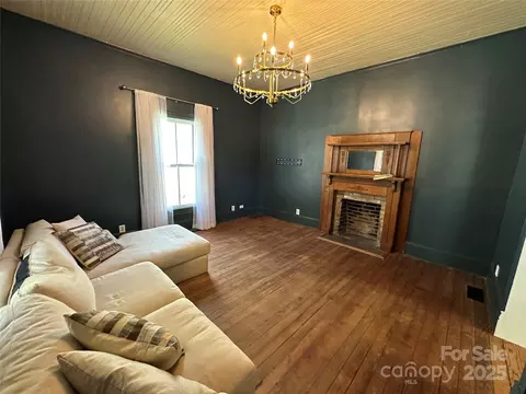 Living - 115 E Steele St, Salisbury, NC 28144 photo 2 of 2