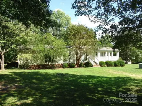 113 Dillon St, Winston Salem, NC 27107