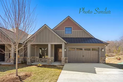20 Chimney Chase Trl, Hendersonville, NC 28739