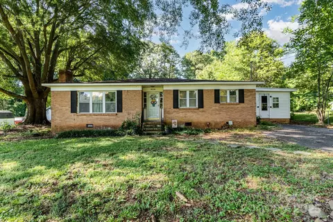 404 Pinkney Rd, Dallas, NC 28034