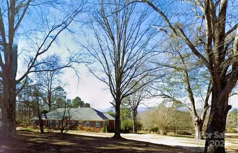 1060 Redland Rd, Landrum, SC 29356