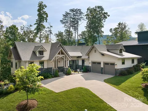 138 Riverbend Forest Dr, Asheville, NC 28805