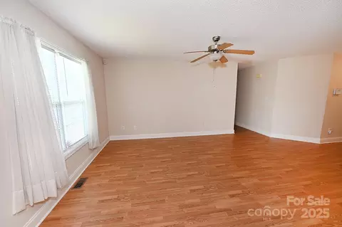 202 Pine Meadows St, Hickory, NC 28601 photo 35